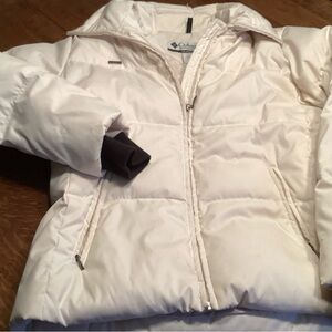 Columbia Women's Cream Puffer Jacket